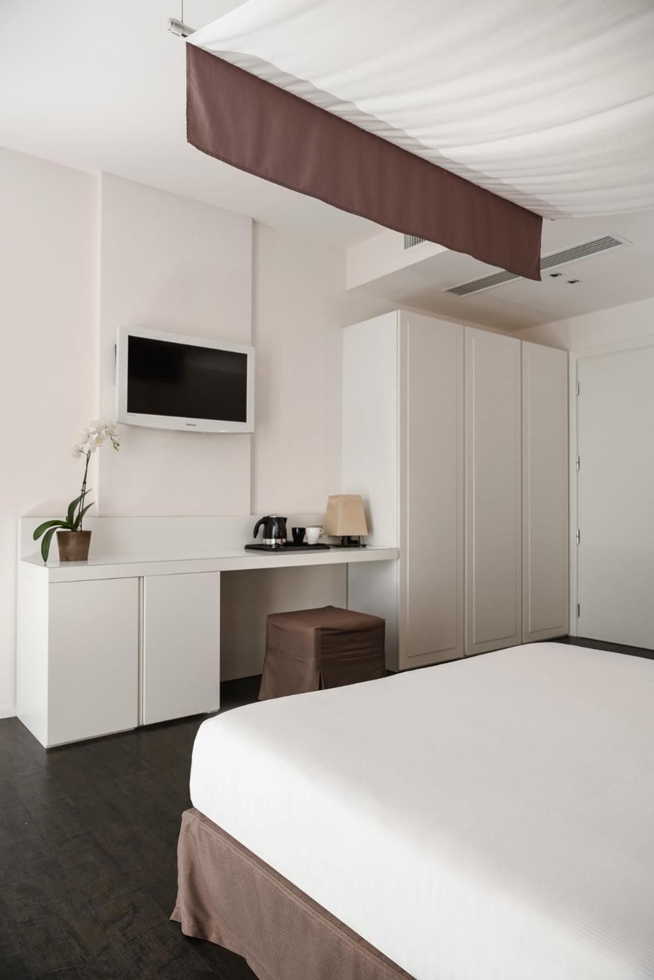 Hotel Ines Cattolica Exterior foto